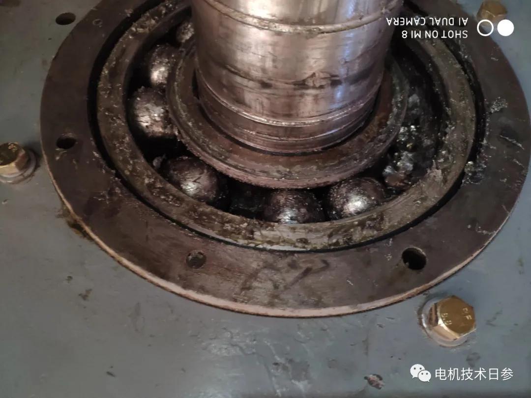 哪些因素會導致電機軸承發熱損壞？